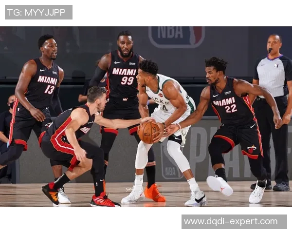 中超精彩对决:拜仁狂胜里昂五球大捷战术解析与绝杀瞬间回顾 中超精彩对决:拜仁狂胜里昂五球大捷战术解析与绝杀瞬间回顾