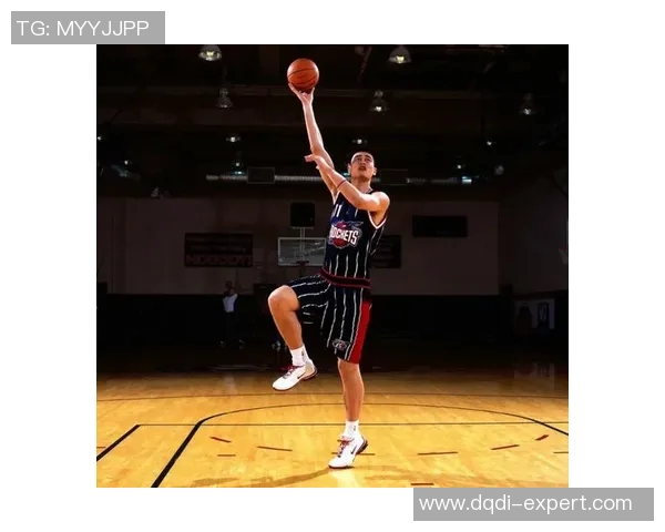 姚明携手耐克推出个性化定制篮球鞋引领运动时尚新潮流