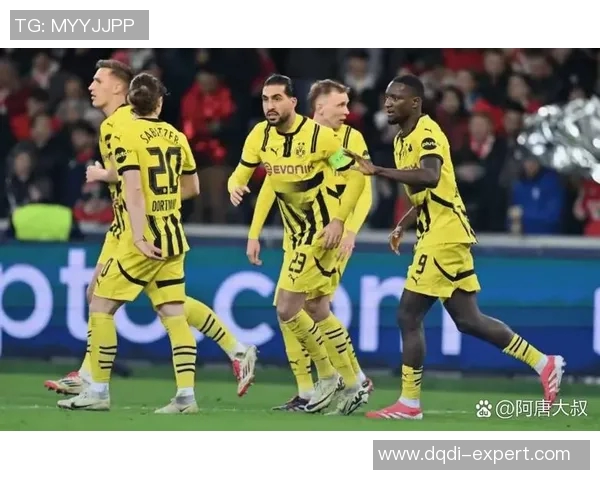 友谊赛激战：多特蒙德小胜里昂红牌争议引发全场热议