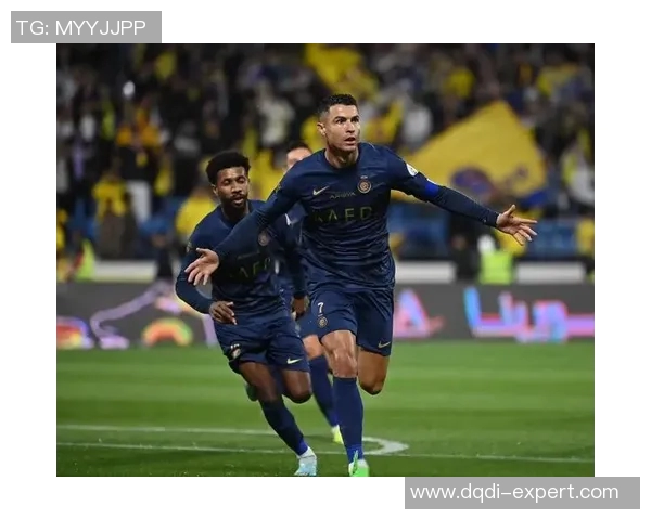 友谊赛尤文图斯与曼联零比零平局帽子戏法瞬间引发全场热议